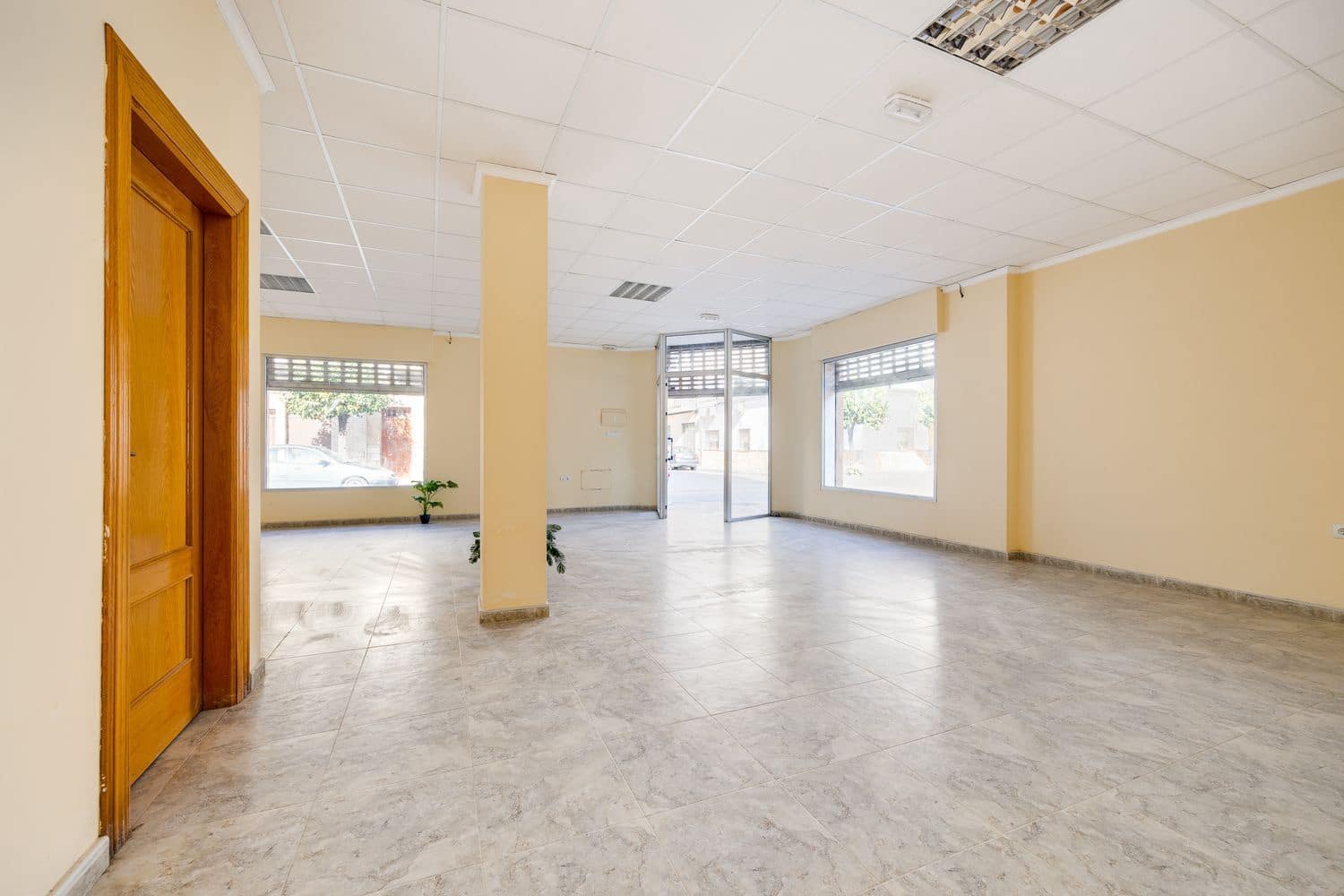 Erhverv til salg i Almoradi - € 63.000 (Ref: 8821176)