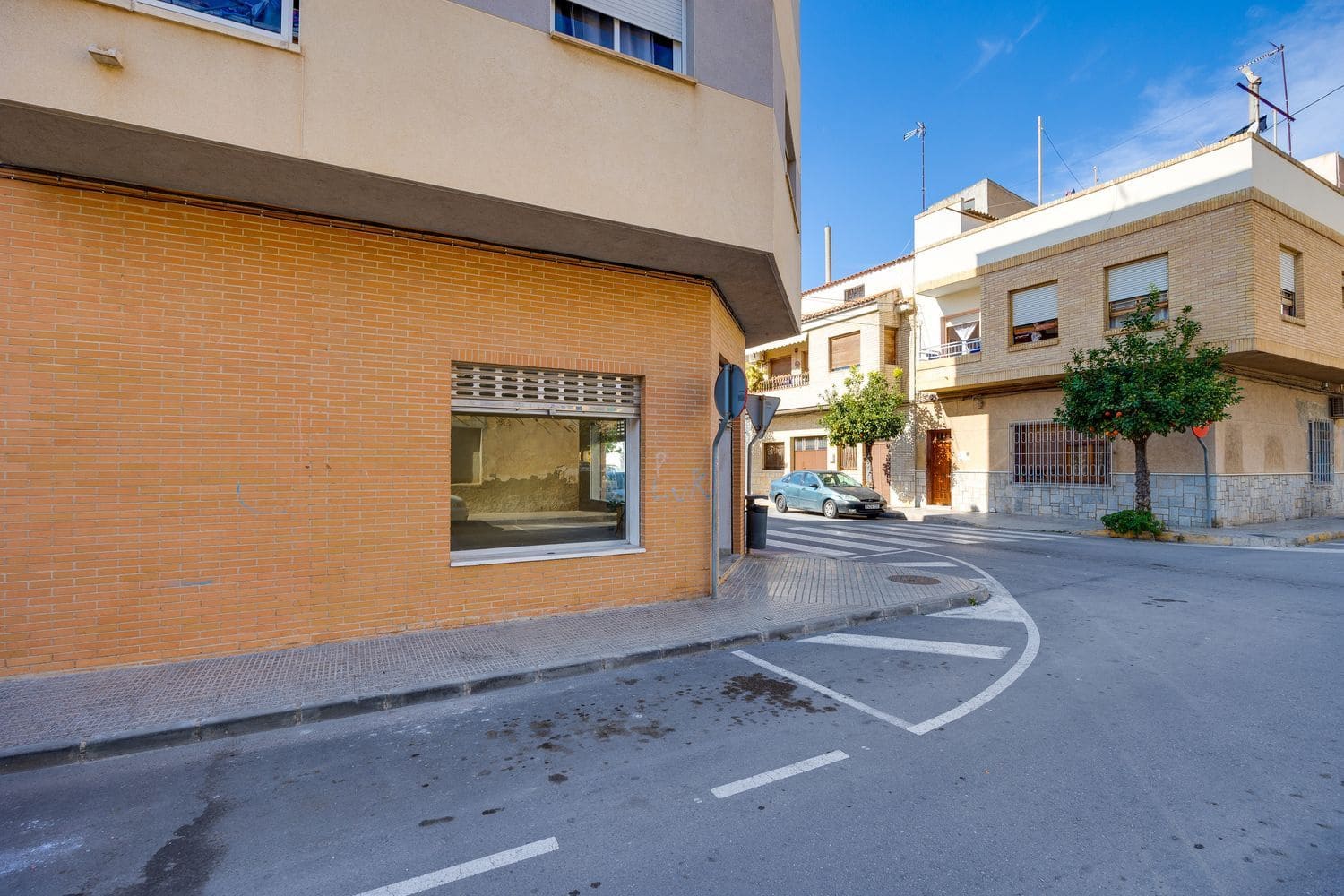 Erhverv til salg i Almoradi - € 63.000 (Ref: 8821176)