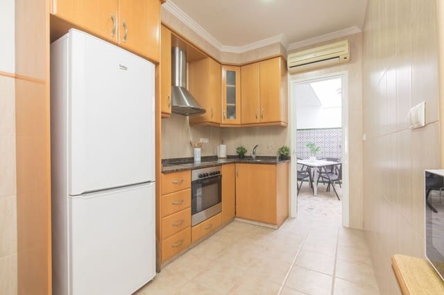 3 bedroom Townhouse for sale in Playa Levante, Santa Pola with garage - € 159,000 (Ref: 8969763)