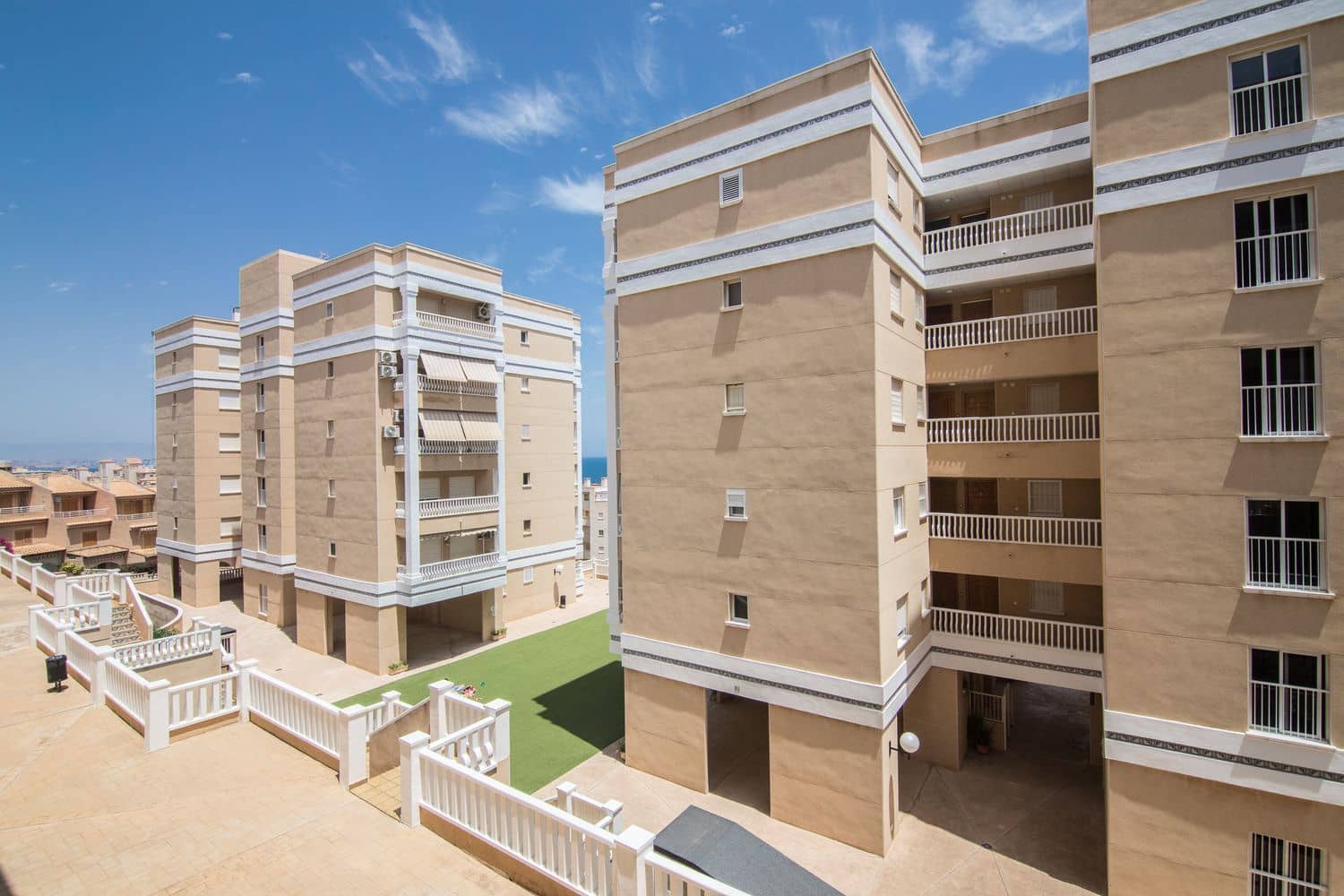 2 chambre Appartement à vendre à Arenales del Sol avec piscine - 195 000 € (Ref: 9163304)