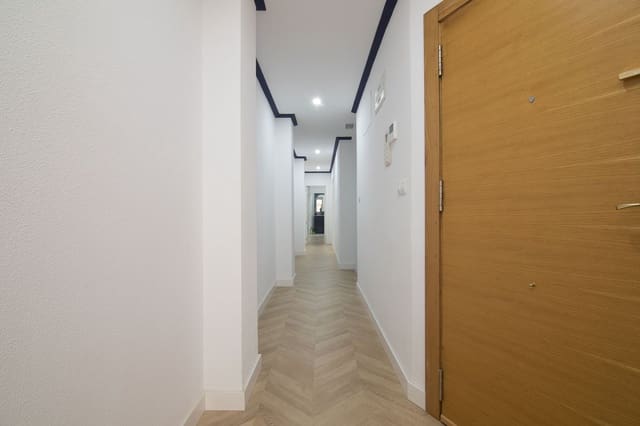 3 bedroom Apartment for sale in Santa Pola with garage - € 229,500 (Ref: 9254567)