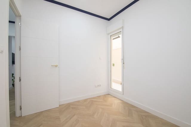 3 bedroom Apartment for sale in Santa Pola with garage - € 229,500 (Ref: 9254567)