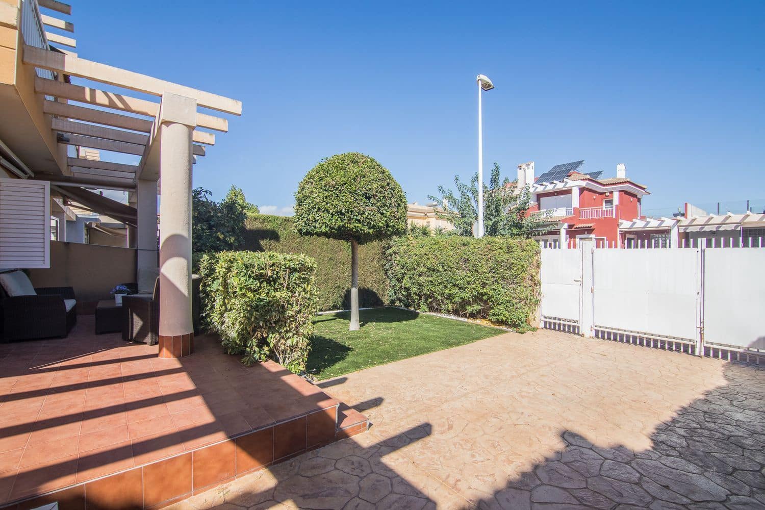 3 soveværelse Byhus til salg i Gran Alacant med swimmingpool garage - € 324.000 (Ref: 9254568)