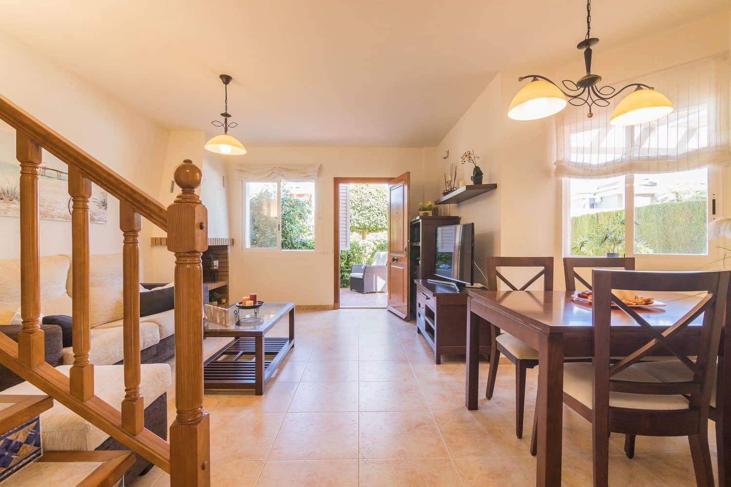 3 soveværelse Byhus til salg i Gran Alacant med swimmingpool garage - € 324.000 (Ref: 9254568)