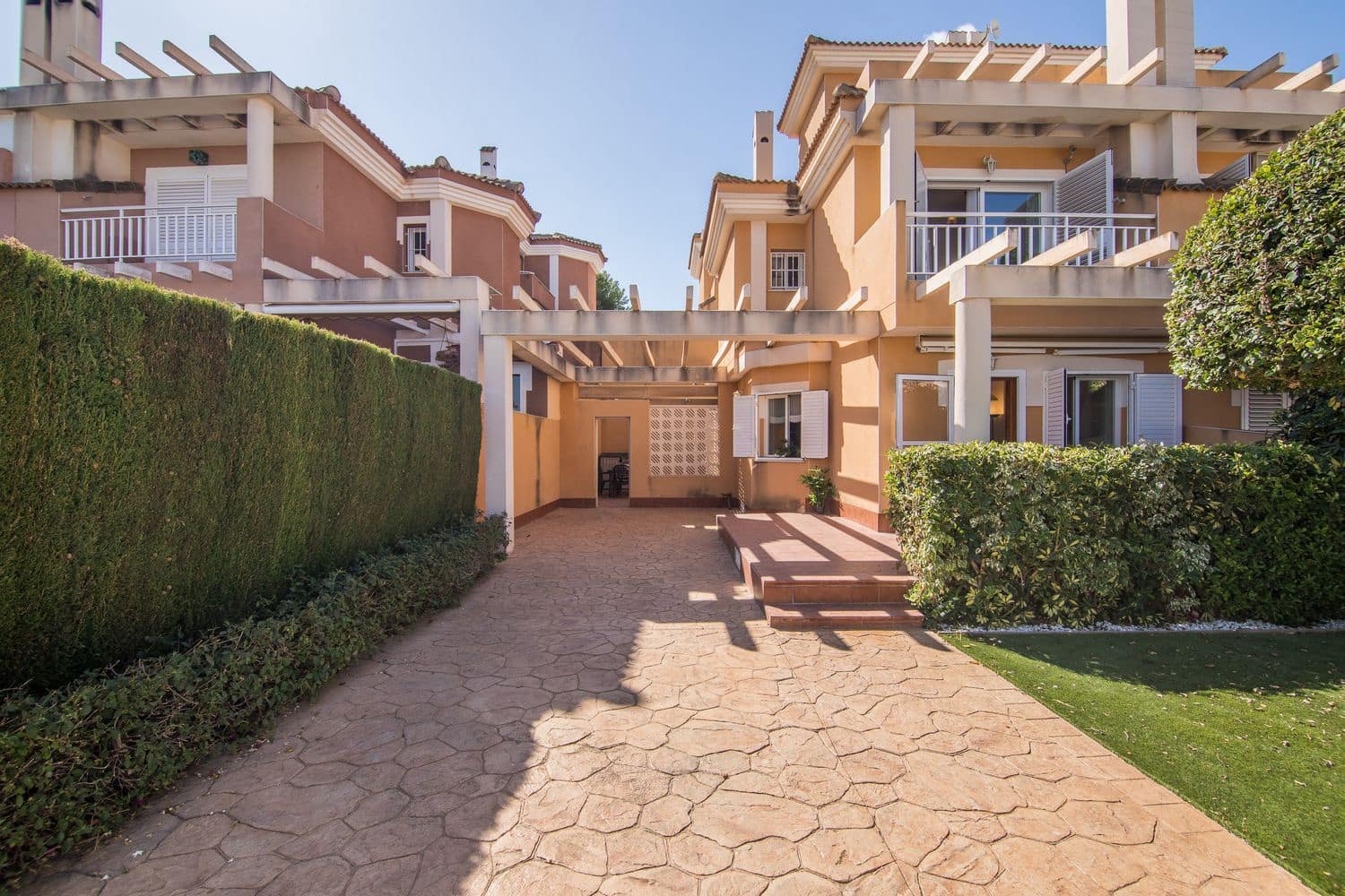 3 soveværelse Byhus til salg i Gran Alacant med swimmingpool garage - € 324.000 (Ref: 9254568)