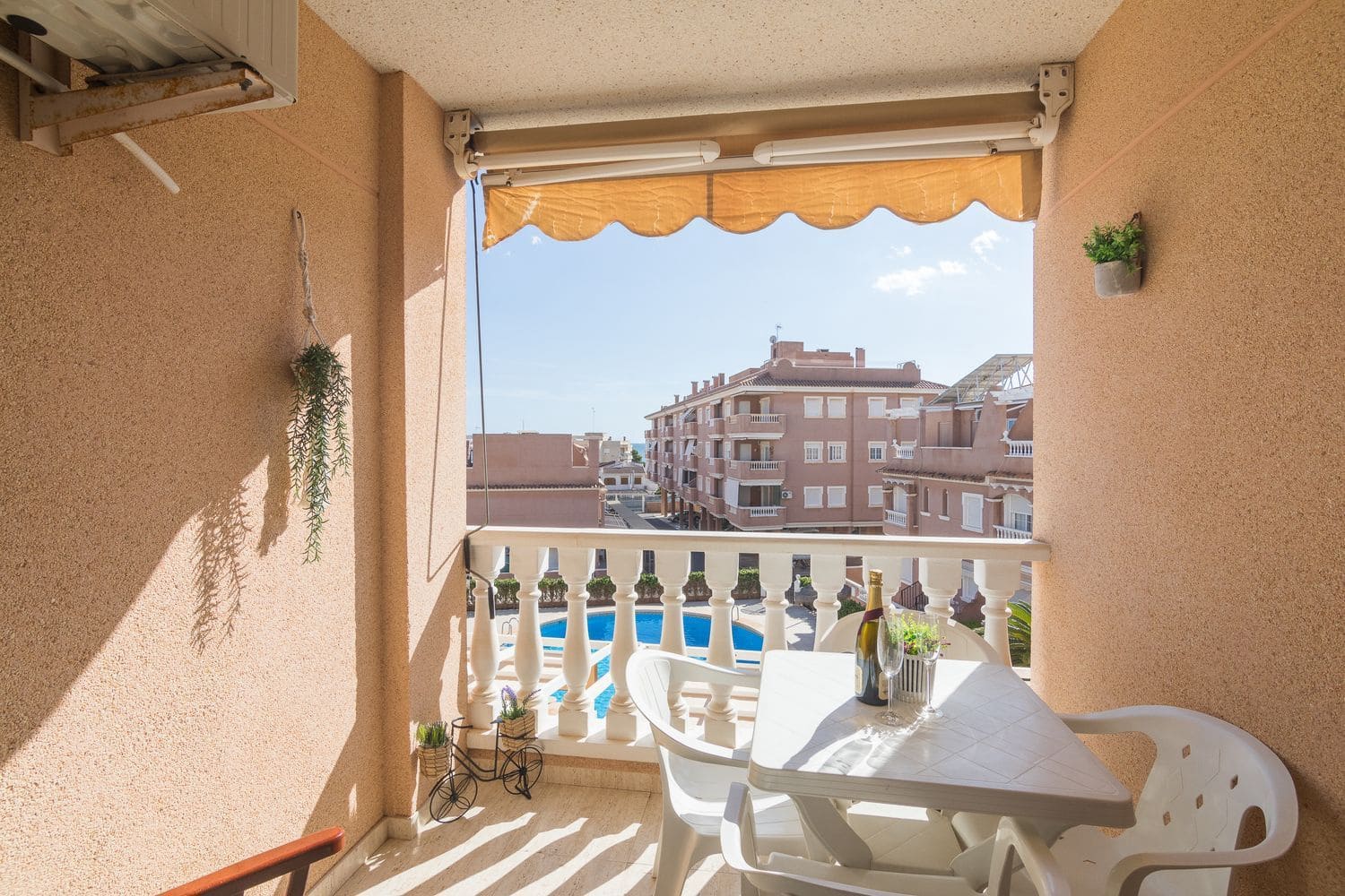 2 bedroom Apartment for sale in Santa Pola with pool garage - € 230,000 (Ref: 9395585)