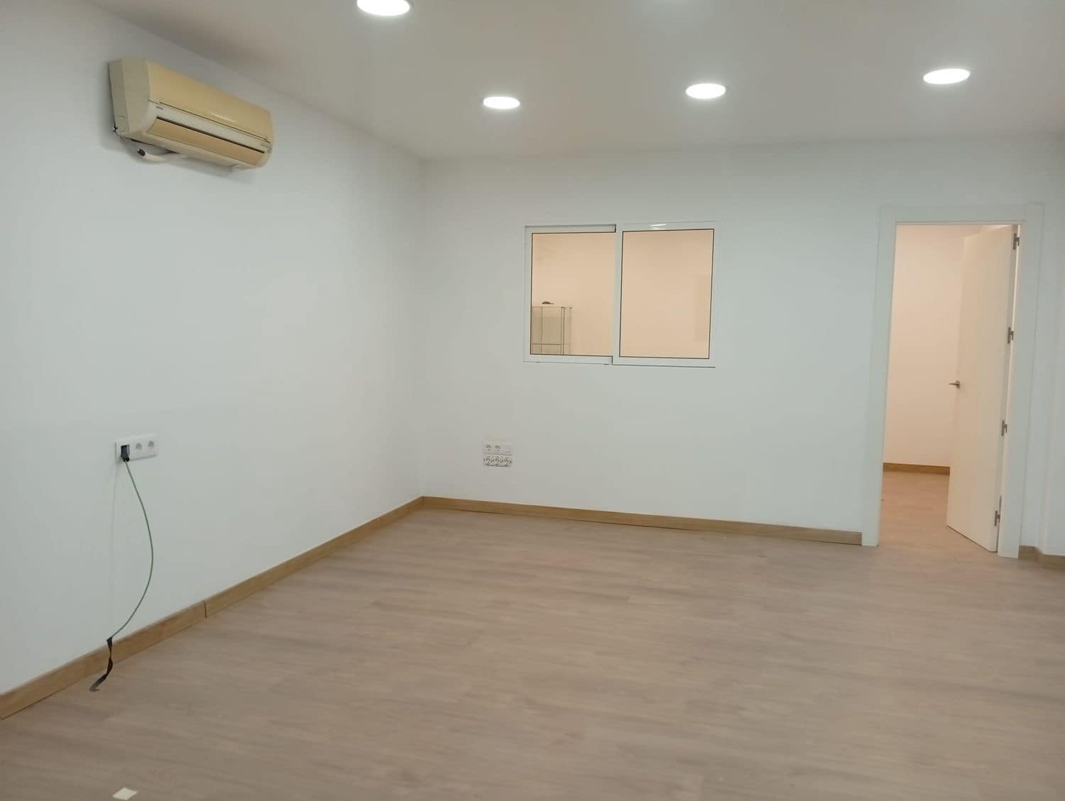 Erhverv til salg i Santa Pola - € 230.000 (Ref: 9448631)