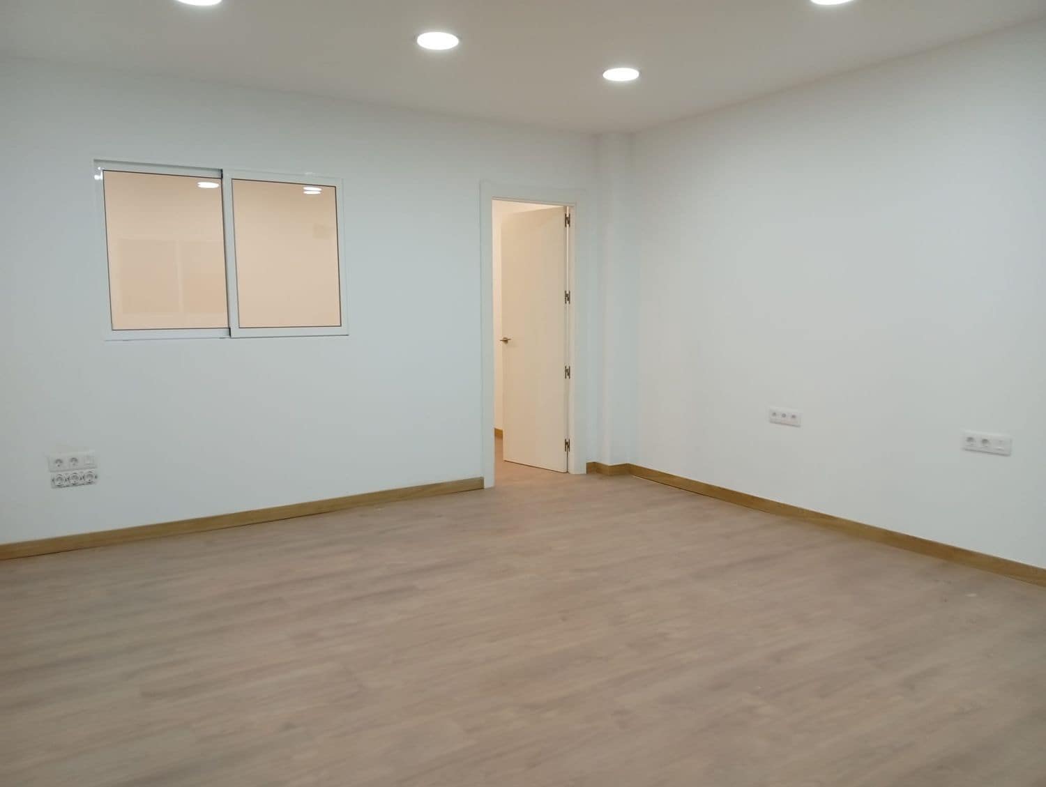 Erhverv til salg i Santa Pola - € 230.000 (Ref: 9448631)