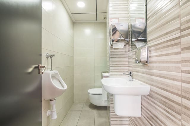 Comercial para venda em Calas Santiago Bernabéu, Santa Pola - 330 000 € (Ref: 9448633)