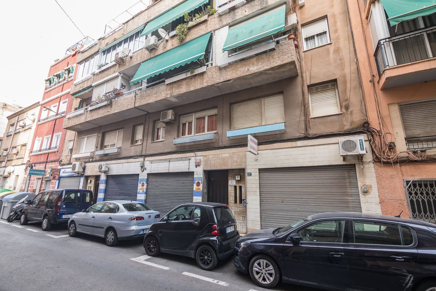3 sovrum Lägenhet till salu i Alicante stad med garage - 137 000 € (Ref: 9465211)