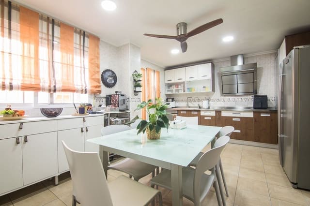 3 soverom Hus til salgs i El Travaló - Martínez Valero, Elche / Elx med svømmebasseng garasje - € 355 000 (Ref: 9540783)