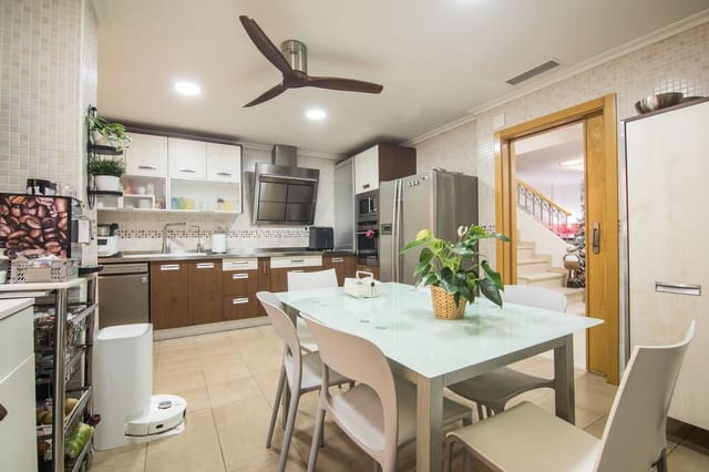 3 soverom Hus til salgs i El Travaló - Martínez Valero, Elche / Elx med svømmebasseng garasje - € 355 000 (Ref: 9540783)