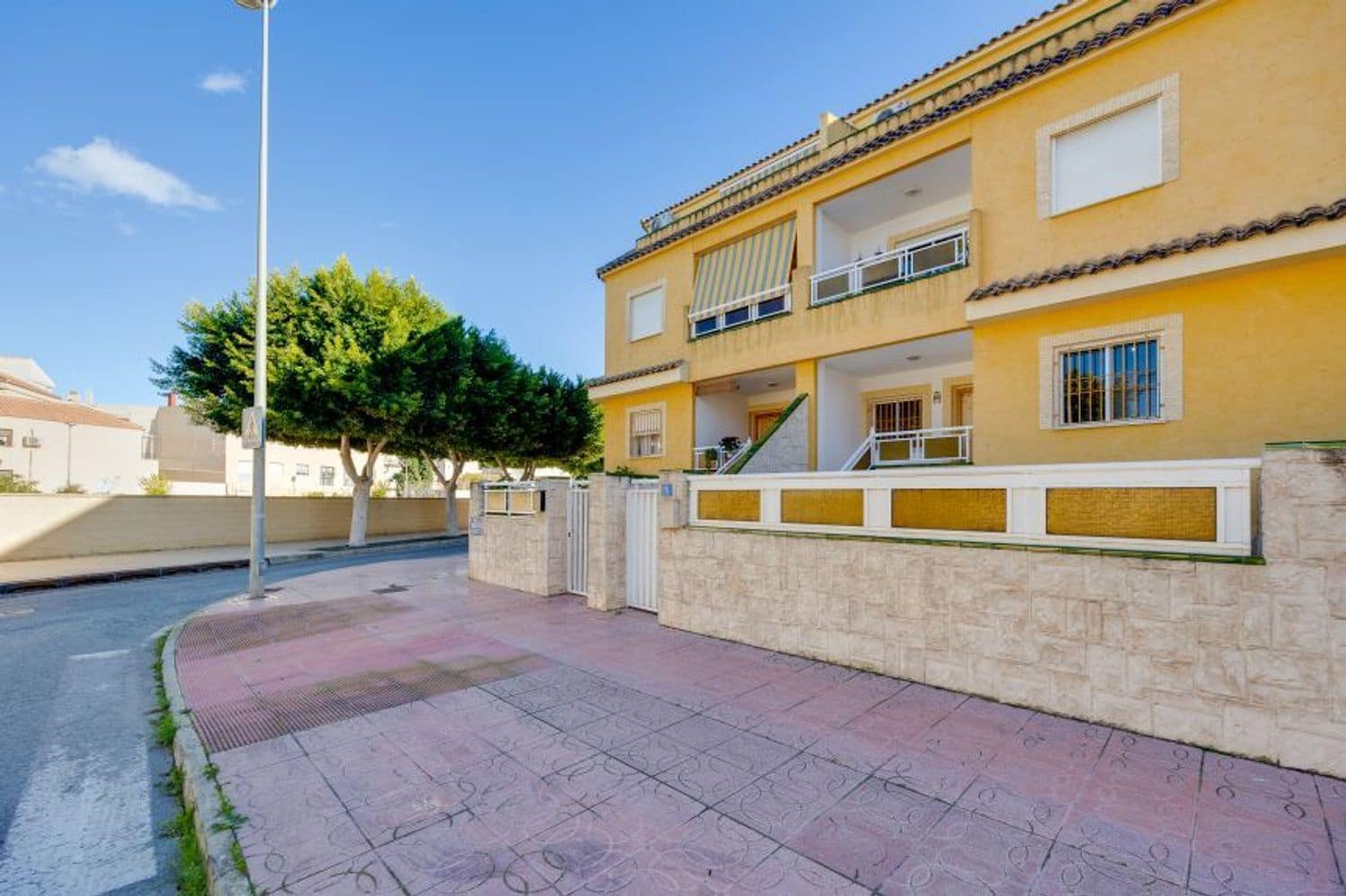 2 soveværelse Lejlighed til salg i Rojales med garage - € 105.000 (Ref: 9610823)