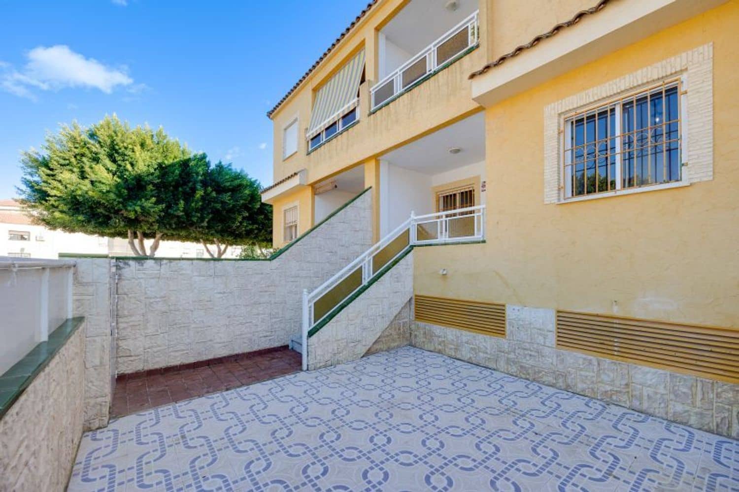 2 soveværelse Lejlighed til salg i Rojales med garage - € 105.000 (Ref: 9610823)