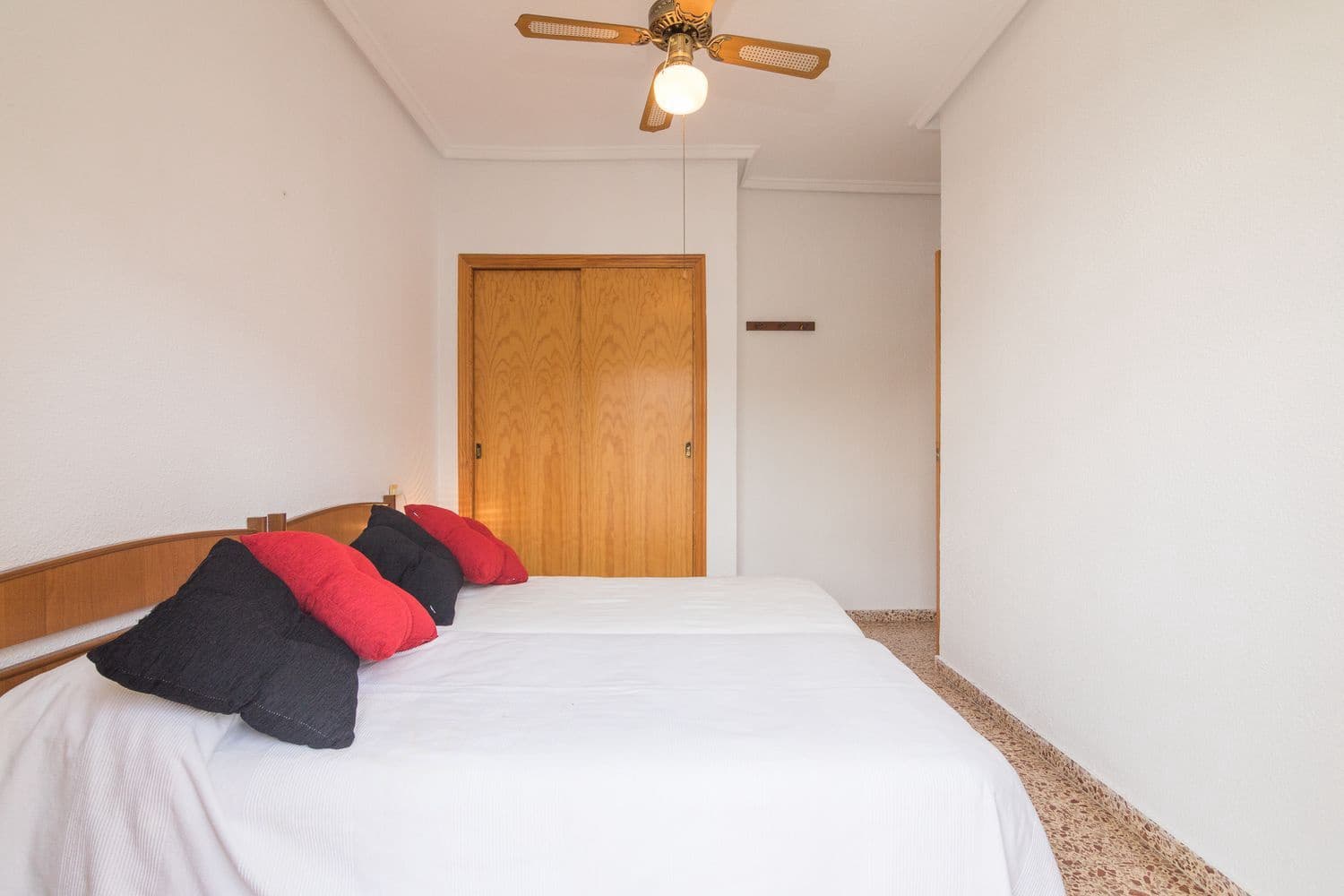 2 makuuhuone Omakotitalo myytävänä paikassa Santa Pola mukana 
autotalli - 175 000 € (Ref: 9636220)