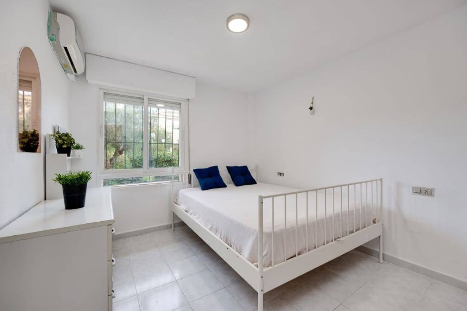 Apartamento de 2 habitaciones en La Veleta en venta con garaje - 110.000 € (Ref: 9636222)