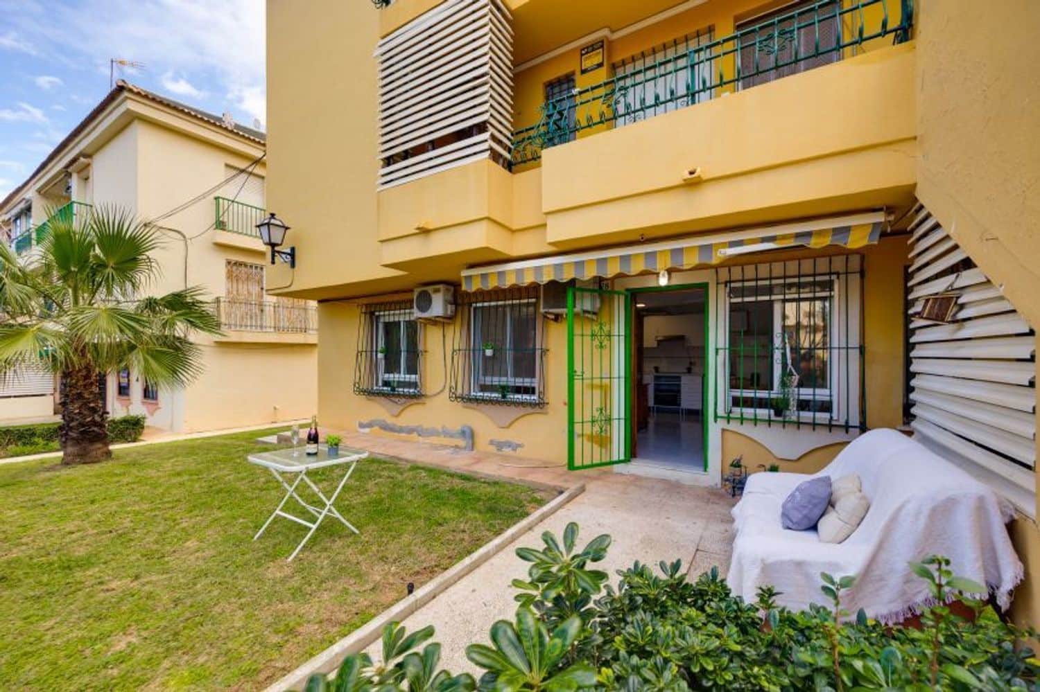 Apartamento de 2 habitaciones en La Veleta en venta con garaje - 110.000 € (Ref: 9636222)