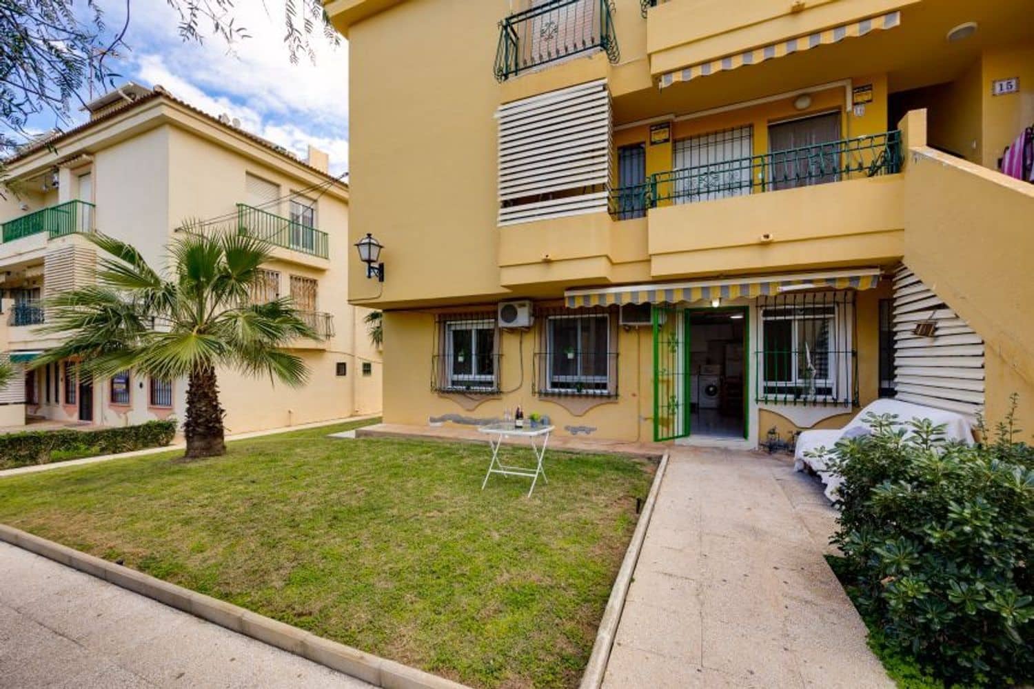 Apartamento de 2 habitaciones en La Veleta en venta con garaje - 110.000 € (Ref: 9636222)