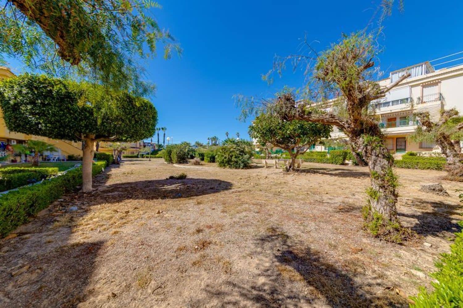 Apartamento de 2 habitaciones en La Veleta en venta con garaje - 110.000 € (Ref: 9636222)