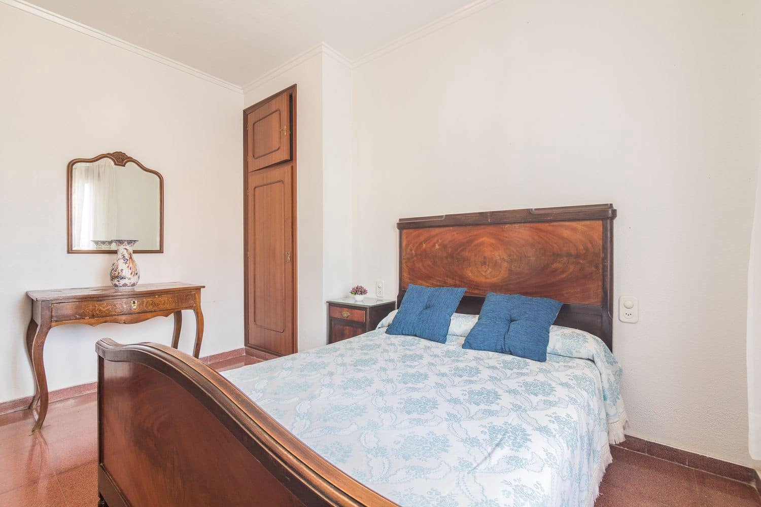 8 quarto Moradia para venda em Cox com garagem - 895 000 € (Ref: 9669782)