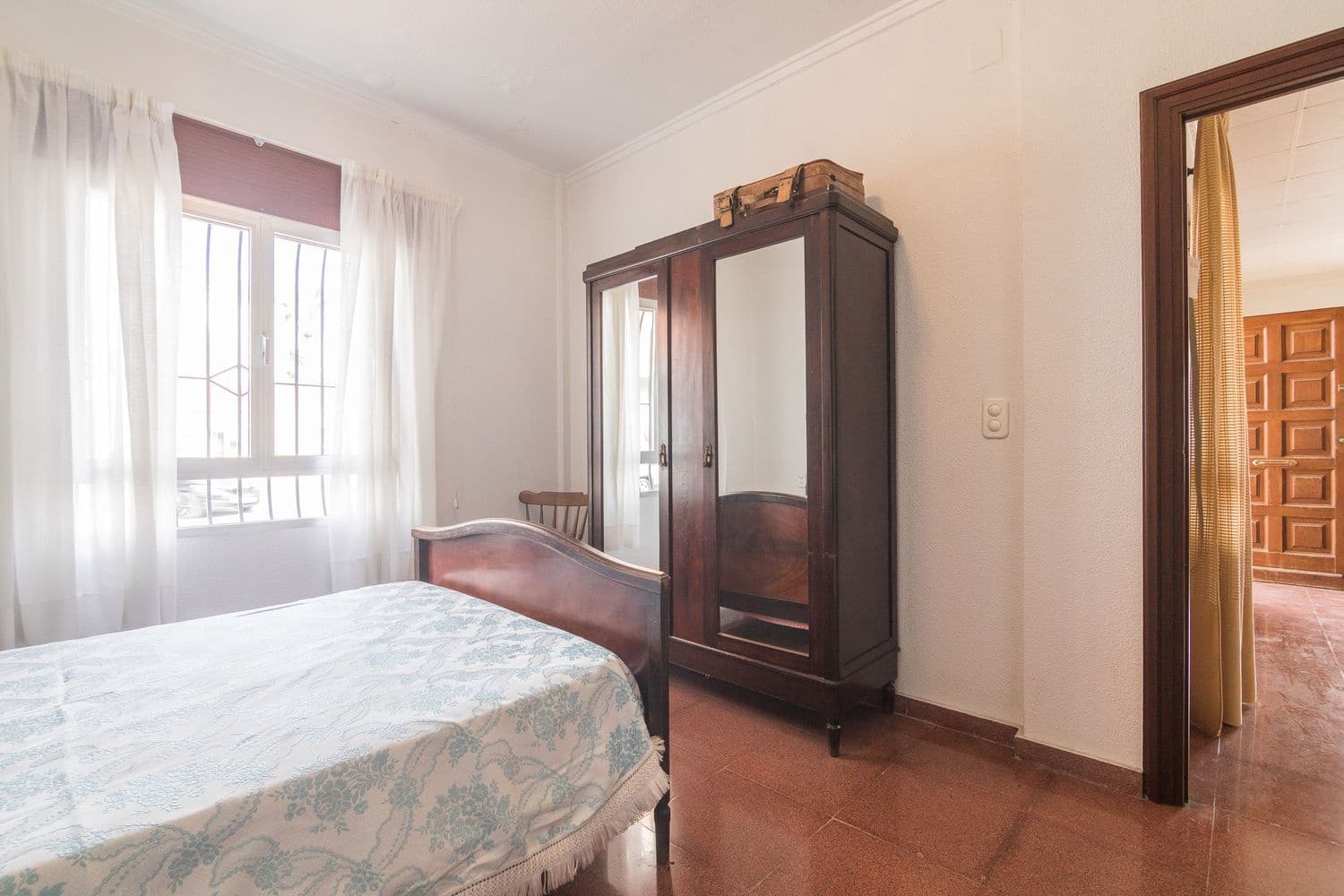 8 quarto Moradia para venda em Cox com garagem - 895 000 € (Ref: 9669782)