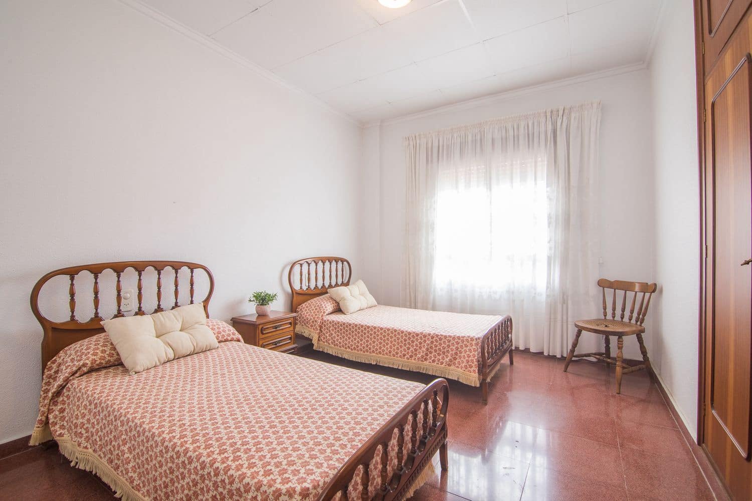 8 quarto Moradia para venda em Cox com garagem - 895 000 € (Ref: 9669782)