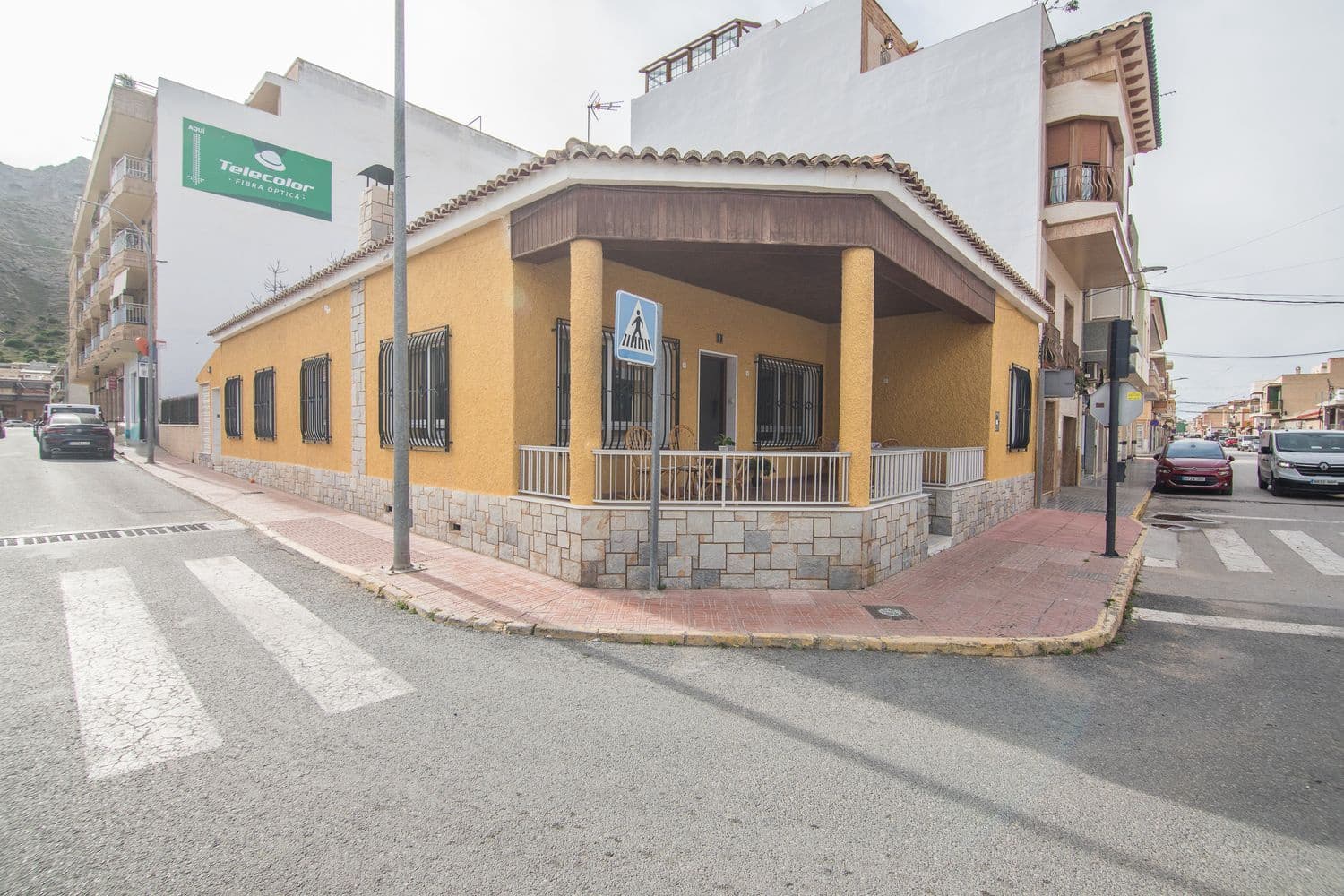 8 quarto Moradia para venda em Cox com garagem - 895 000 € (Ref: 9669782)