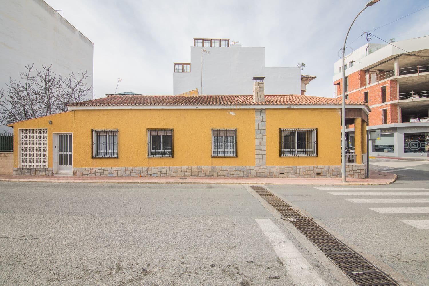 8 quarto Moradia para venda em Cox com garagem - 895 000 € (Ref: 9669782)