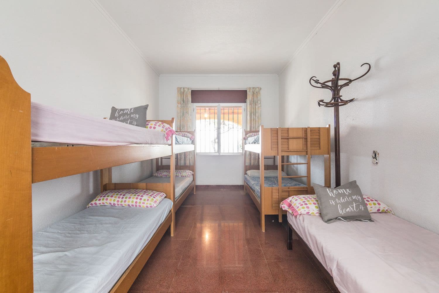 8 quarto Moradia para venda em Cox com garagem - 895 000 € (Ref: 9669782)