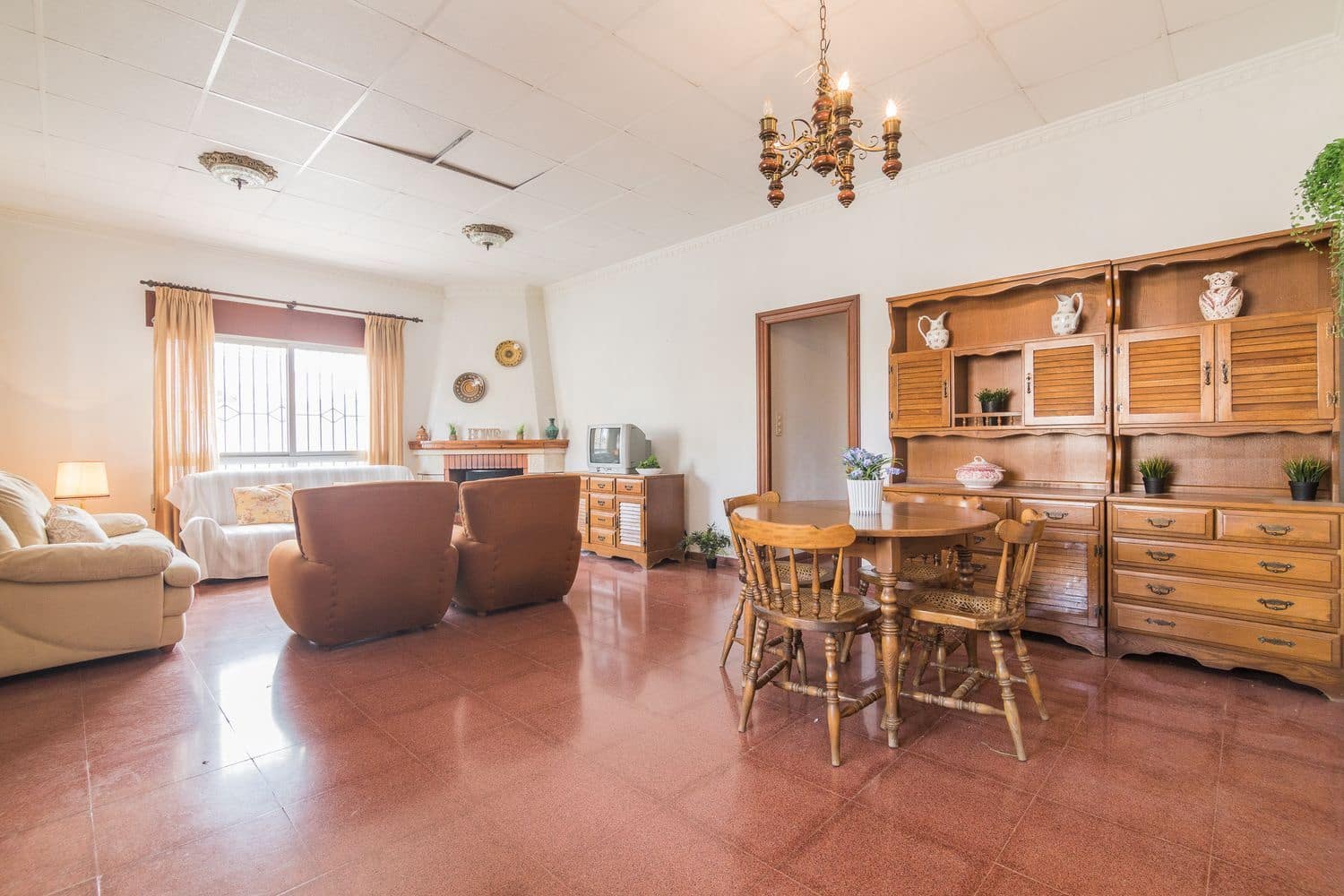 8 quarto Moradia para venda em Cox com garagem - 895 000 € (Ref: 9669782)