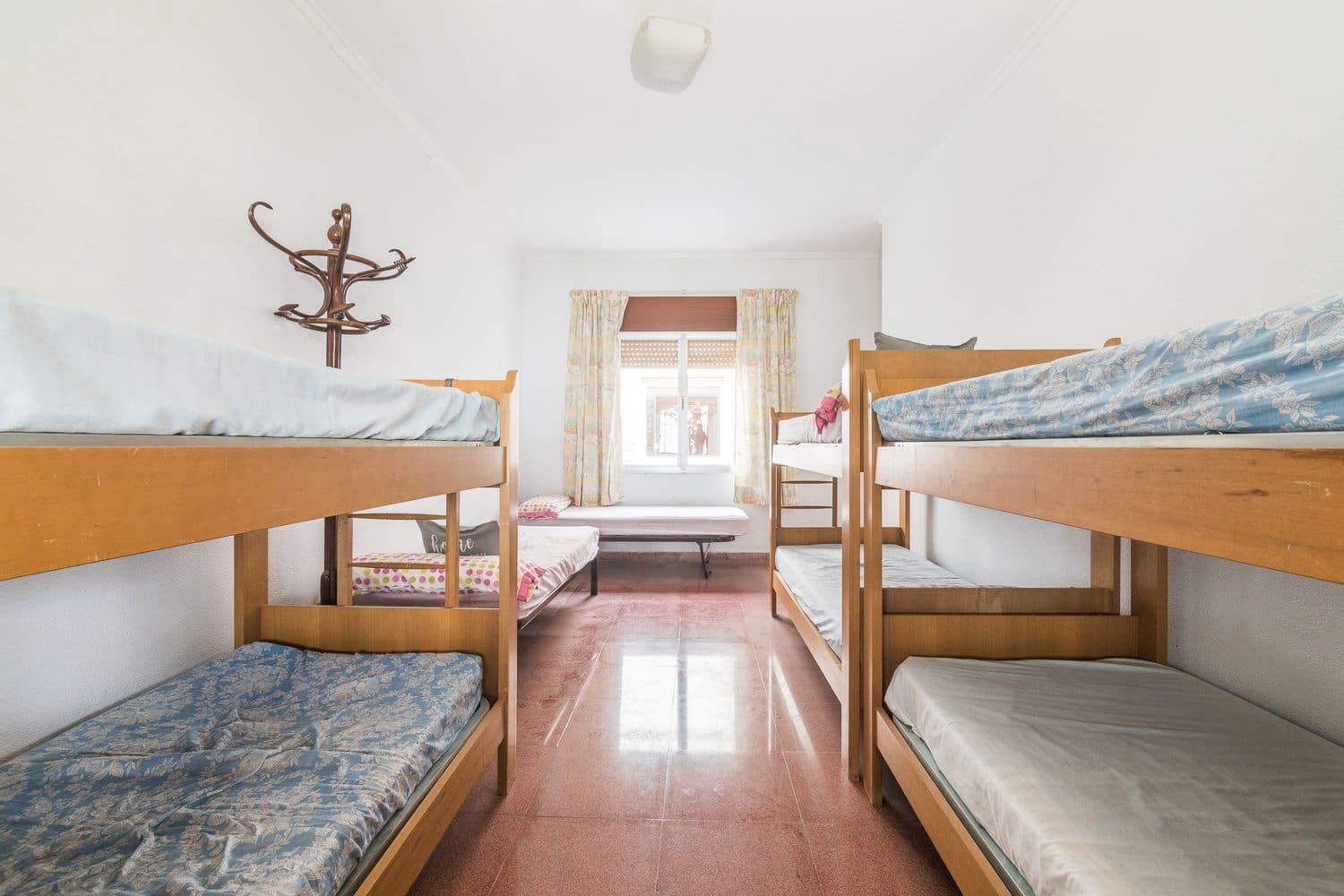 8 quarto Moradia para venda em Cox com garagem - 895 000 € (Ref: 9669782)