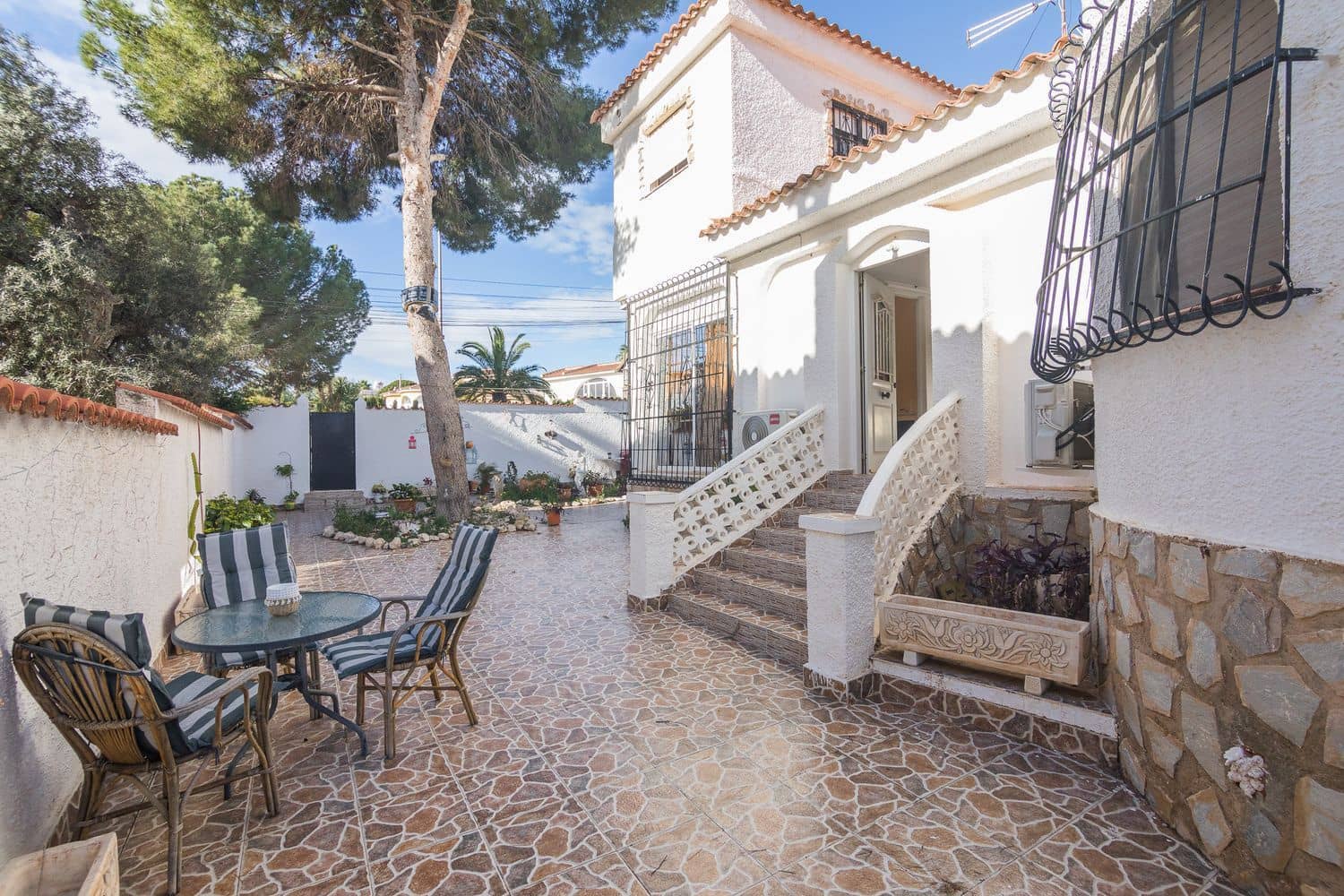 5 slaapkamer Villa te koop in Ciudad Quesada met zwembad garage - € 499.000 (Ref: 9676786)