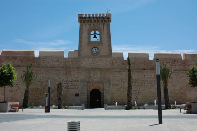 3 chambre Appartement à vendre à Centro, Santa Pola avec garage - 185 000 € (Ref: 9877782)