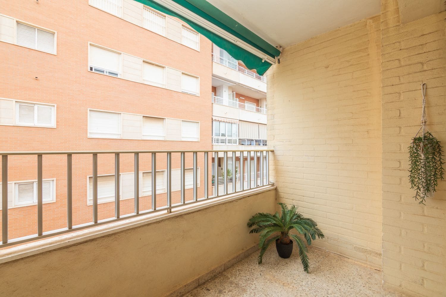 1 quarto Apartamento para venda em Santa Pola com garagem - 145 000 € (Ref: 9877783)