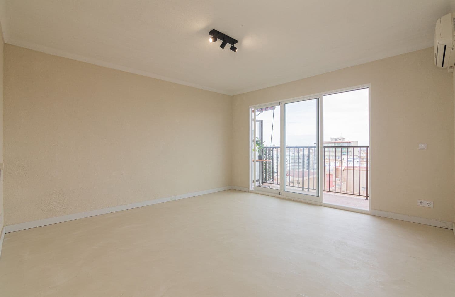 3 bedroom Apartment for sale in Santa Pola with garage - € 445,000 (Ref: 9877786)