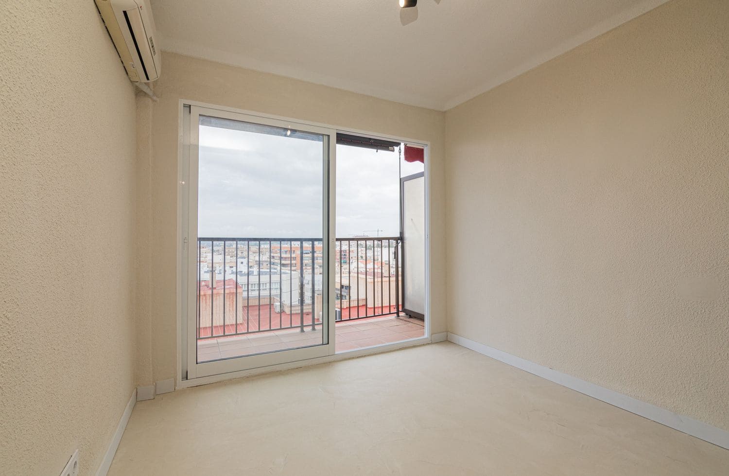 3 bedroom Apartment for sale in Santa Pola with garage - € 445,000 (Ref: 9877786)