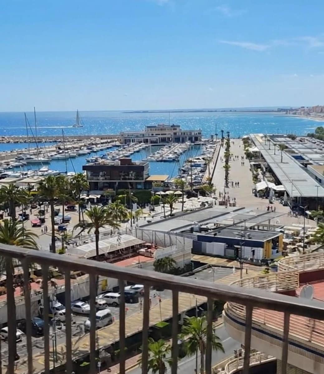 3 bedroom Apartment for sale in Santa Pola with garage - € 445,000 (Ref: 9877786)