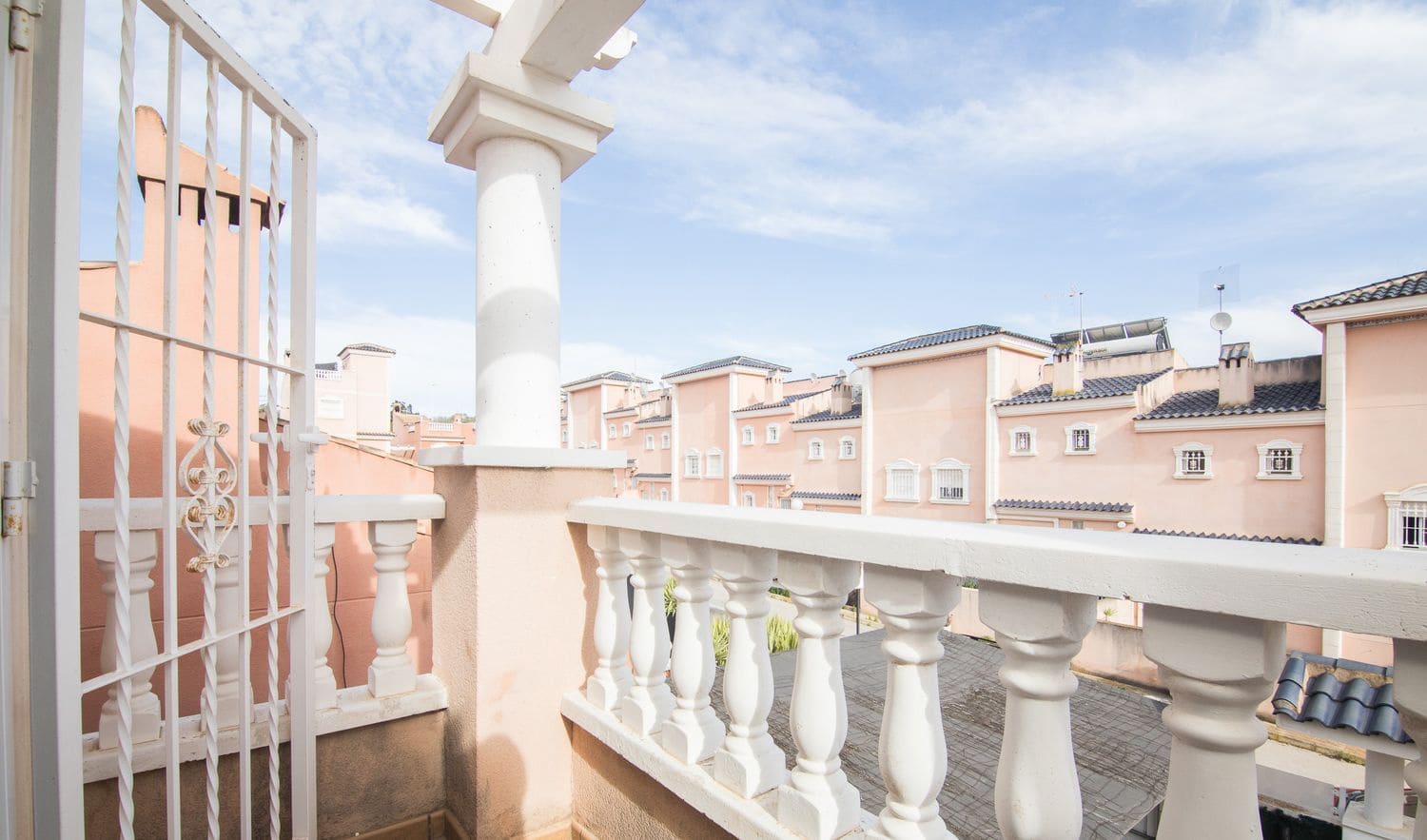 3 soveværelse Villa til salg i Gran Alacant med swimmingpool garage - € 356.000 (Ref: 9877790)
