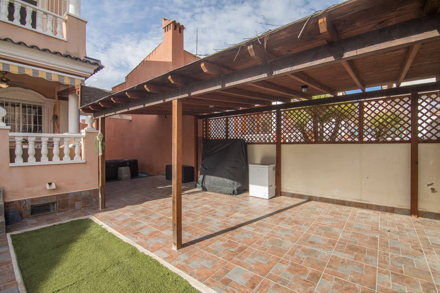 3 soveværelse Villa til salg i Gran Alacant med swimmingpool garage - € 356.000 (Ref: 9877790)