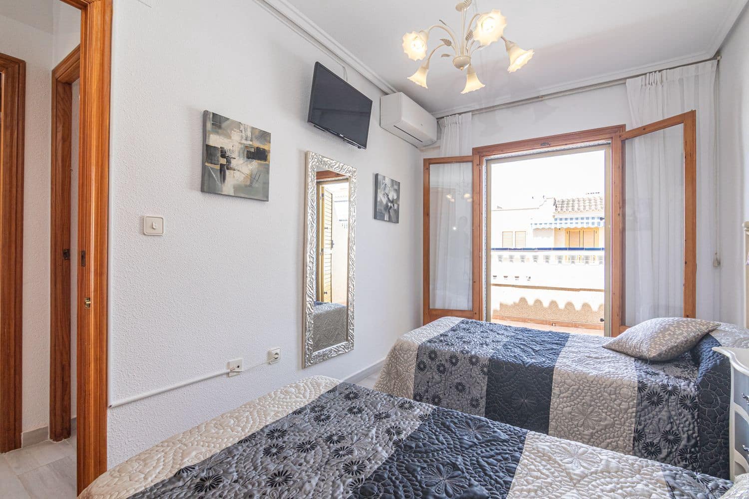 3 bedroom Townhouse for sale in Santa Pola with pool garage - € 299,000 (Ref: 9972445)