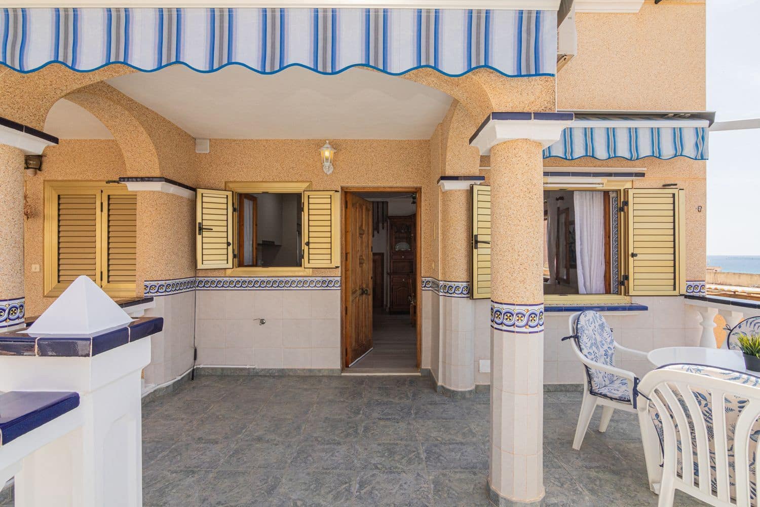 3 bedroom Townhouse for sale in Santa Pola with pool garage - € 299,000 (Ref: 9972445)