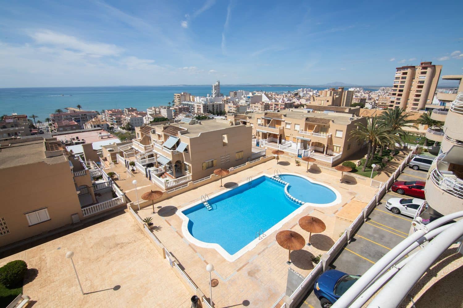3 bedroom Townhouse for sale in Santa Pola with pool garage - € 299,000 (Ref: 9972445)