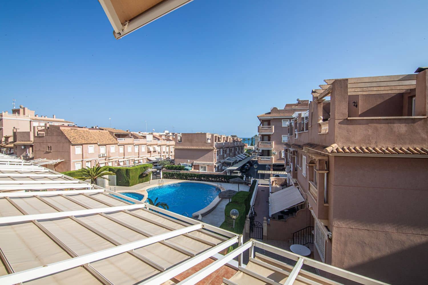 2 soveværelse Lejlighed til salg i Santa Pola med swimmingpool garage - € 299.000 (Ref: 9972447)