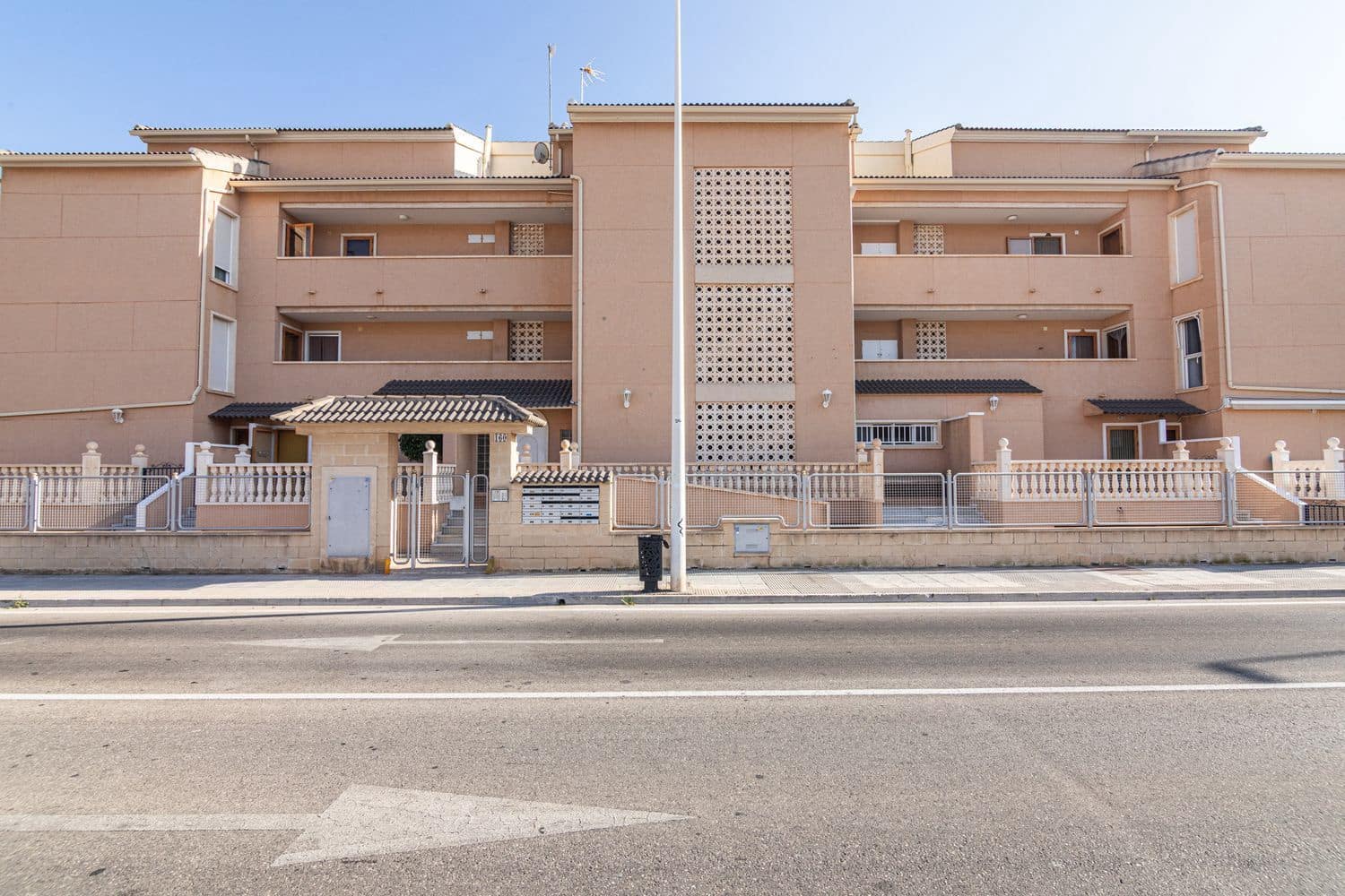 2 soveværelse Lejlighed til salg i Santa Pola med swimmingpool garage - € 299.000 (Ref: 9972447)
