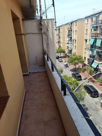 3 soveværelse Lejlighed til salg i Colonia Requena, Alicante by med garage - € 79.000 (Ref: 9972450)