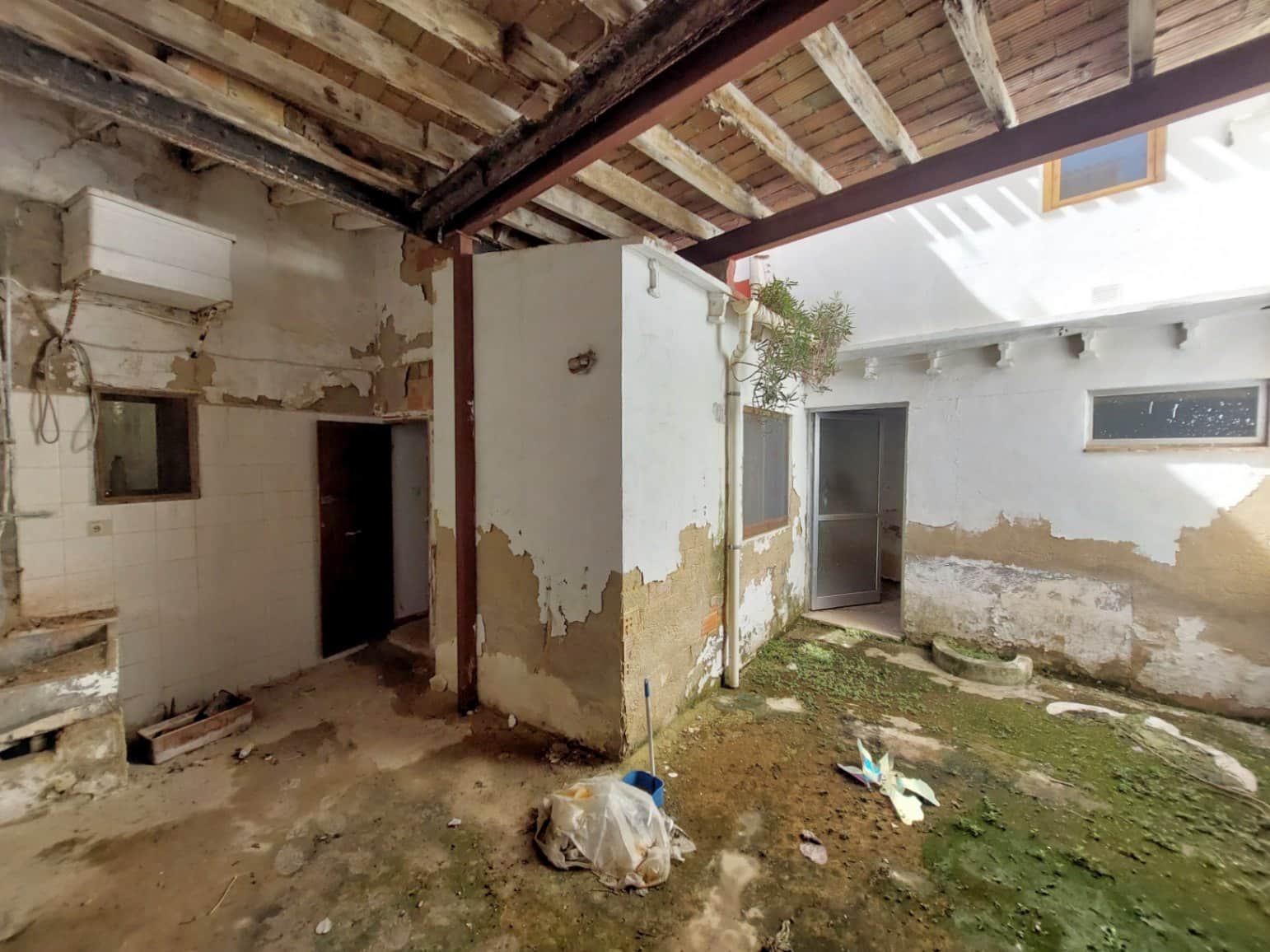 Local Comercial de 2 habitaciones en Dénia en venta con garaje - 210.000 € (Ref: 10106448)