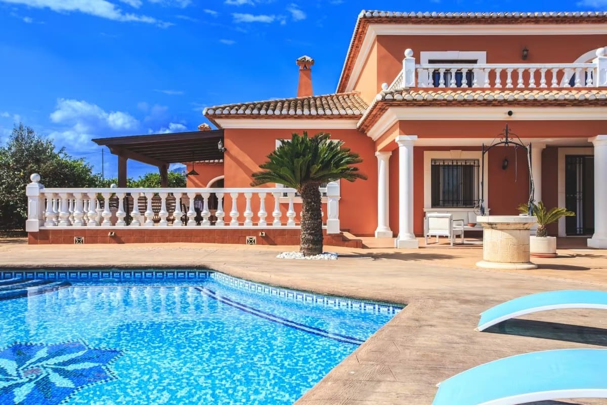 4 soverom Villa til salgs i Denia med svømmebasseng garasje - € 749 000 (Ref: 8245817)