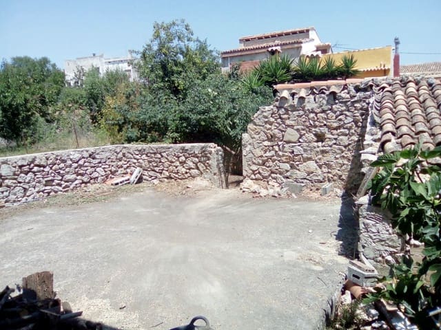 5 bedroom Townhouse for sale in Benimaurell, Vall de Laguart with garage - € 89,000 (Ref: 8245829)