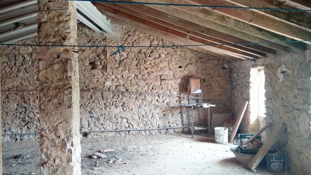 5 bedroom Townhouse for sale in Benimaurell, Vall de Laguart with garage - € 89,000 (Ref: 8245829)