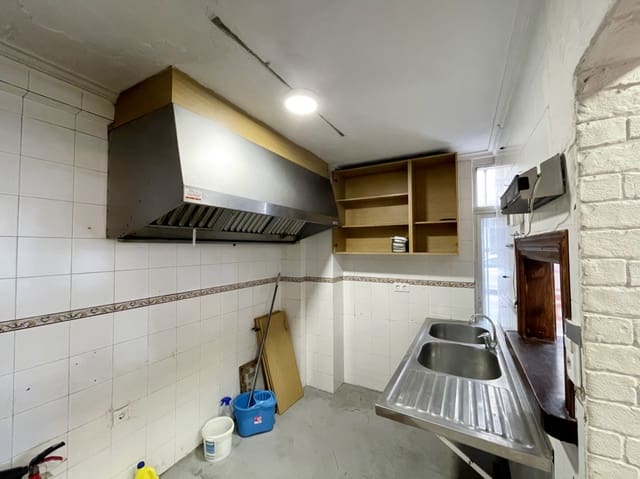 Commercieel te koop in Centro Urbano, Dénia - € 152.000 (Ref: 9351192)